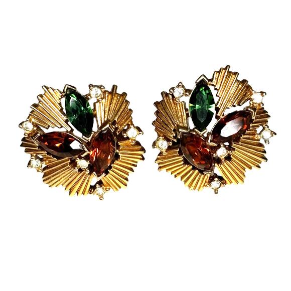 Vintage Trifari clip on earrings textured dimensional gold & rhinestones unique - Picture 1 of 7